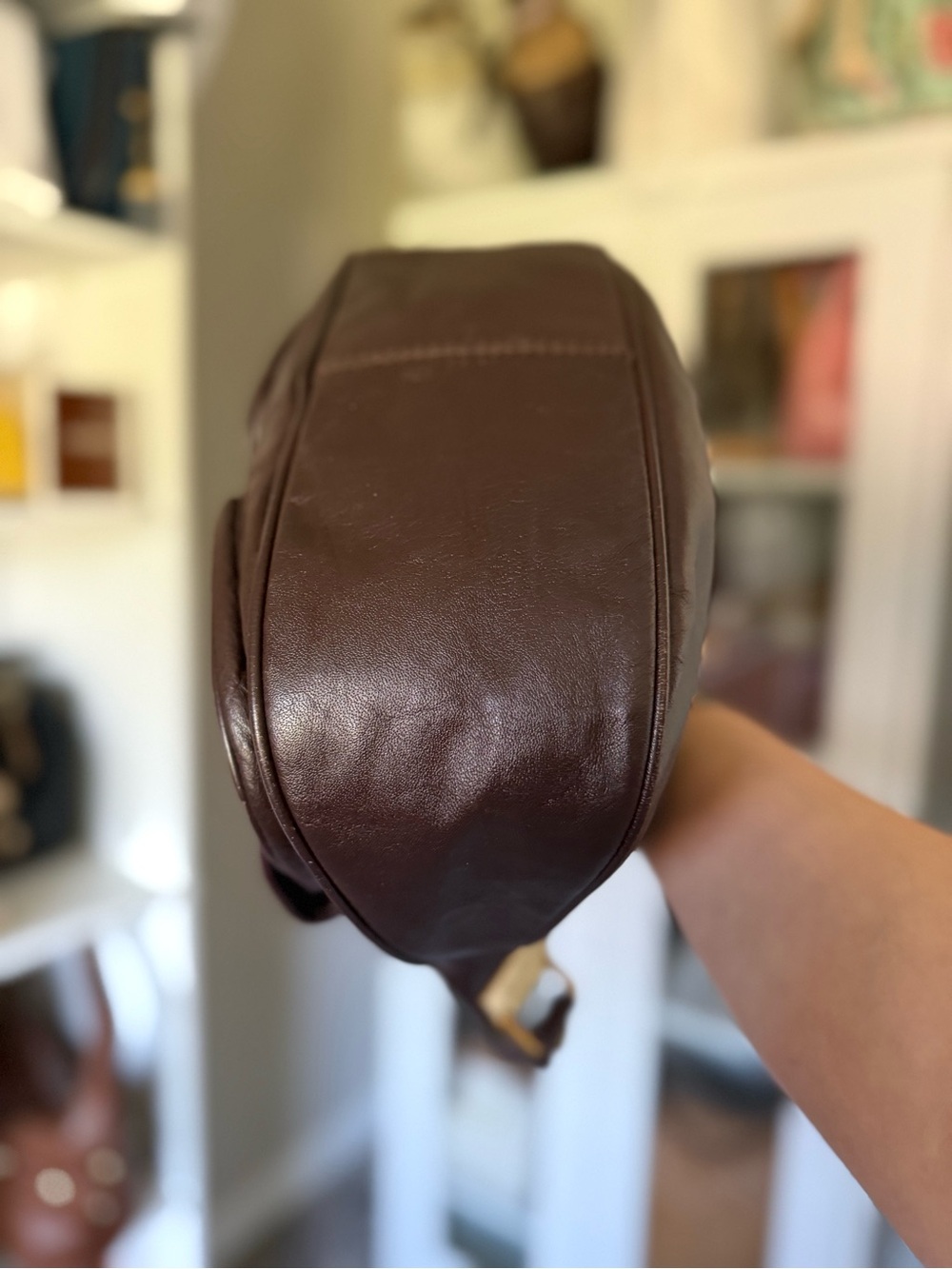 Marc By Marc Jacobs Chocolate Brown Leather Shoulder Bag with Gold Hardware - Picture 4 of 12